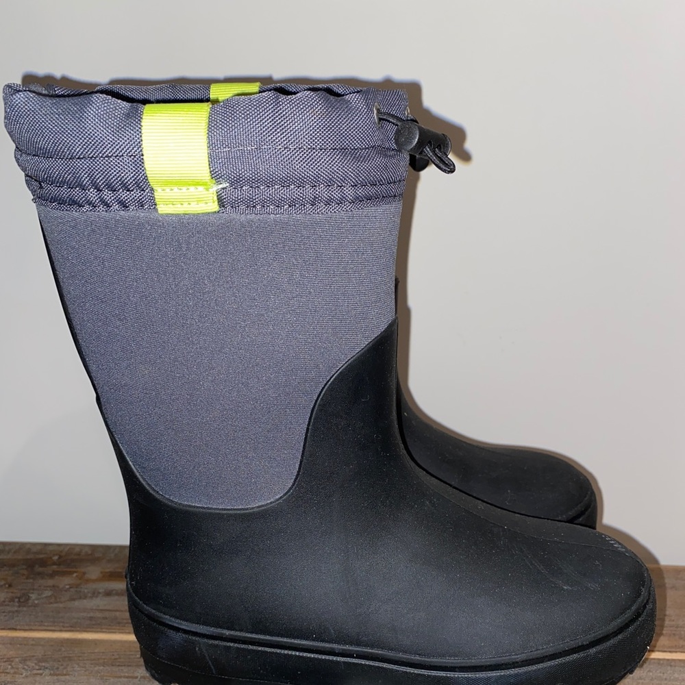 Cat & Jack Boys' Robbie Winter Snow Boots - Black Size 4 Boy's Weatherproof